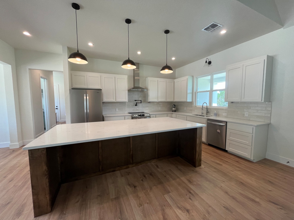 Creek Loop Residence