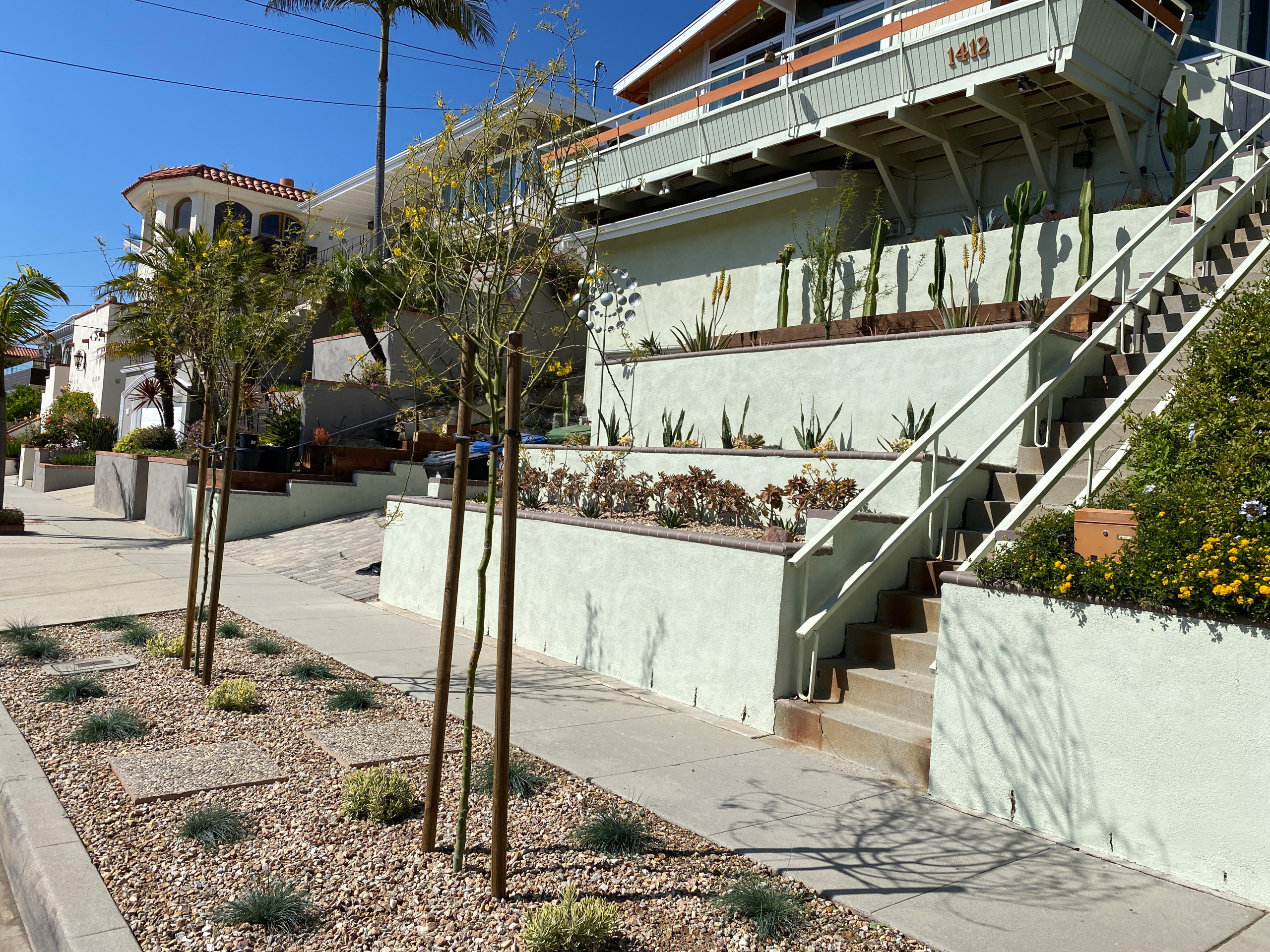 San Pedro, CA: Palm Springs Mid-Mod by the Beach