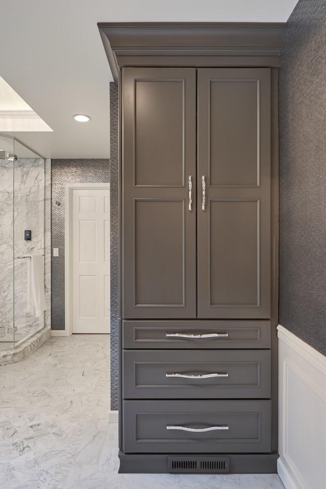 Photo of a mid-sized contemporary master wet room bathroom in Seattle with shaker cabinets, brown cabinets, a drop-in tub, brown walls, marble floors, an undermount sink, granite benchtops, a hinged shower door and grey benchtops.