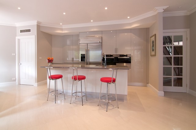 Larissa Ave modern-kitchen