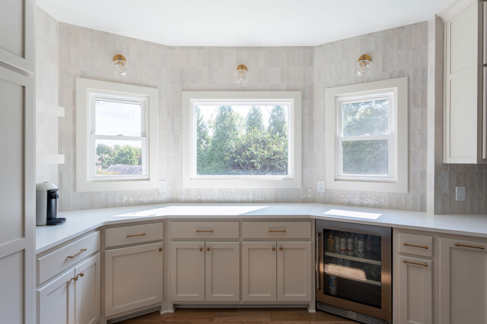 Contemporary Indian Lake Kitchen