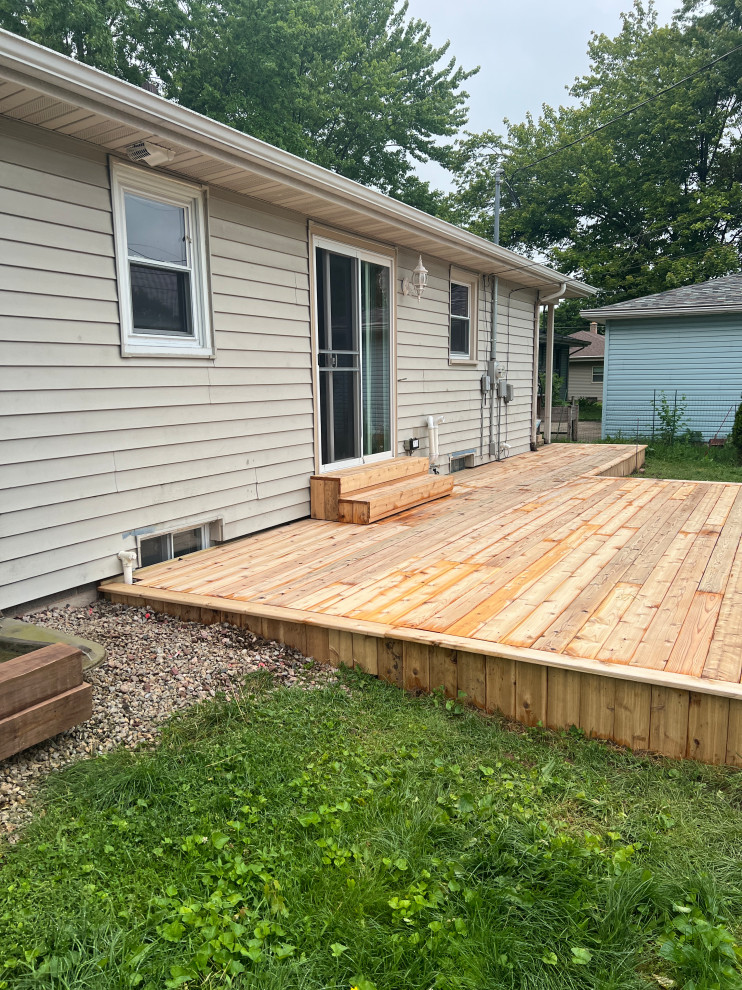 Menasha Cedar Deck