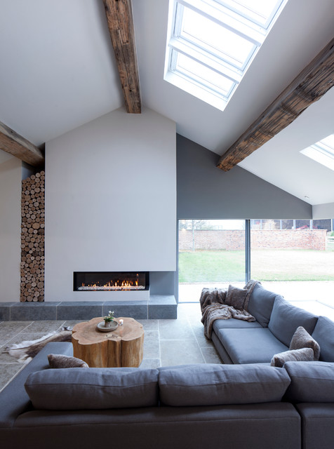 Barn Lounge with Log Stack trendy-dagligstue