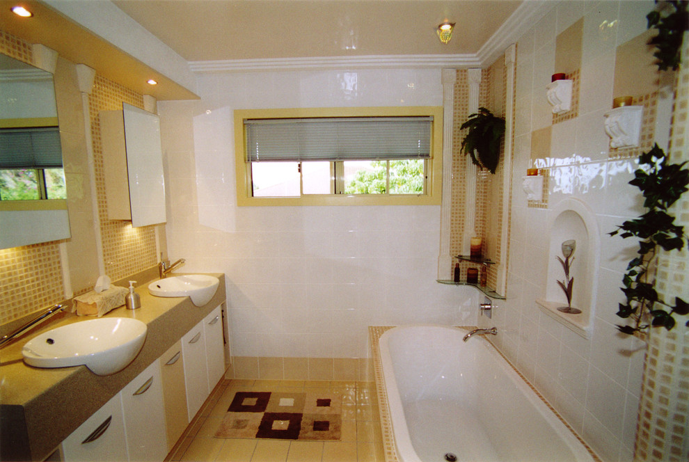Photo of a mediterranean bathroom in Brisbane.