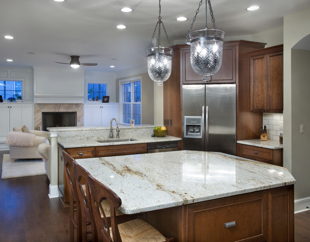 Transitional kitchen photo in Columbus