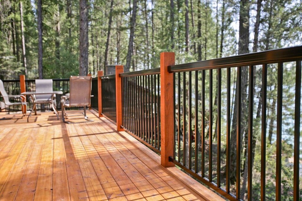 Design ideas for a mid-sized arts and crafts backyard deck in Vancouver with no cover.