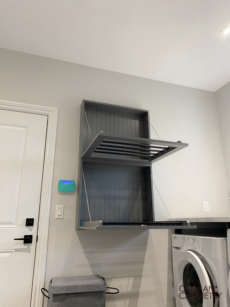 Inspiration for a transitional home design remodel in Toronto