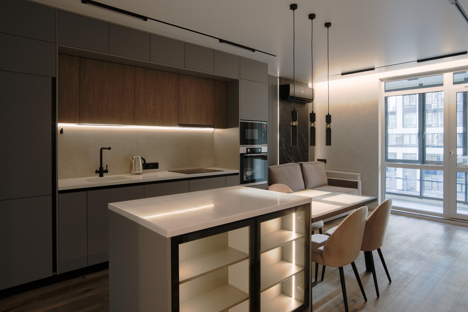 Квартира с дизайнерским ремонтом и освещением