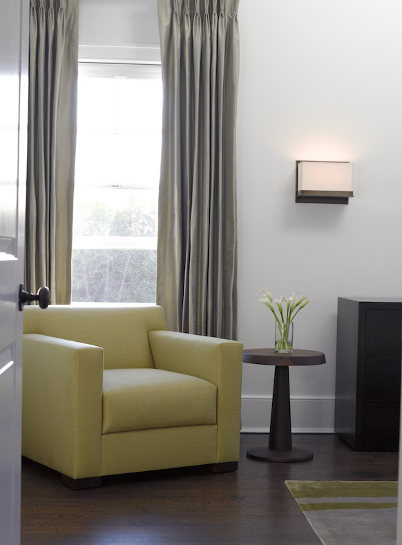 Example of a minimalist home design design in New York