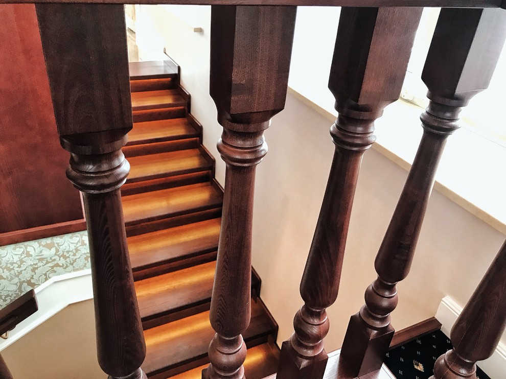 БАР И ЛЕСТНИЦА ИЗ МАССИВА