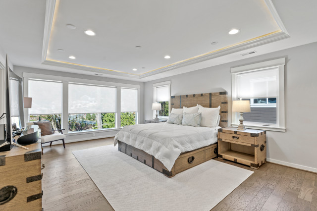 Custom Toll Brothers Home in Bothell modern-schlafzimmer
