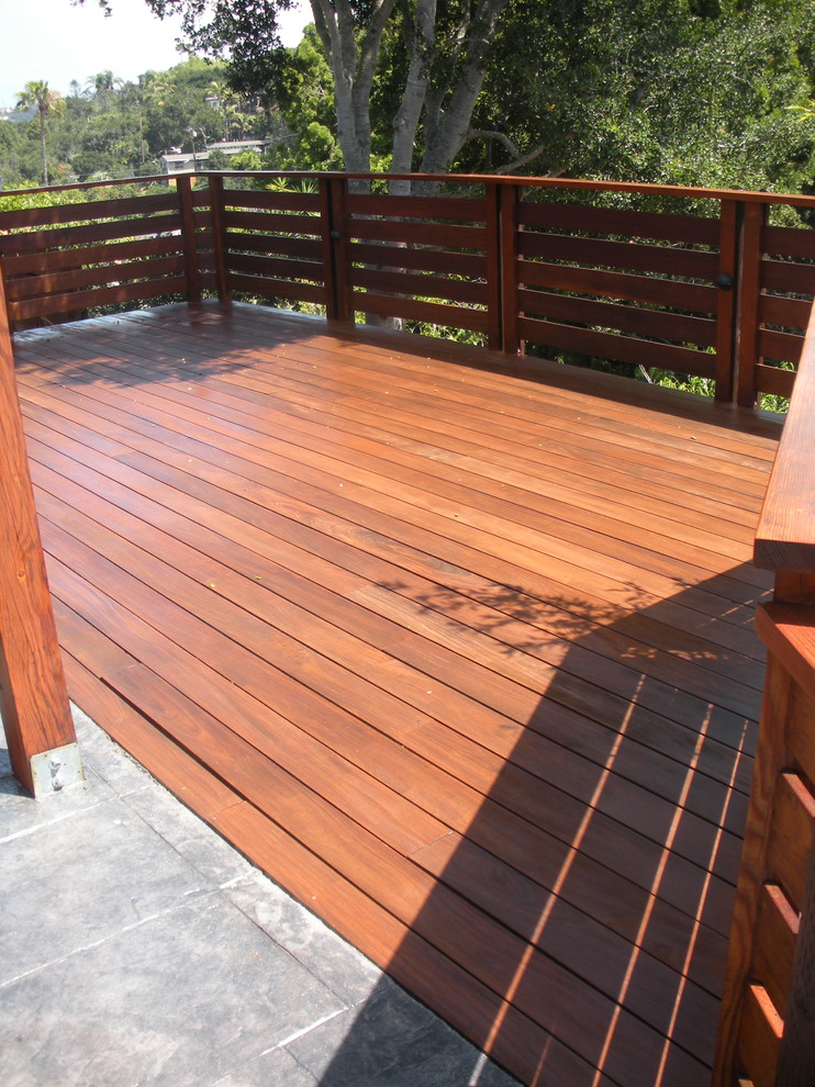 Inspiration for a transitional deck remodel in Santa Barbara