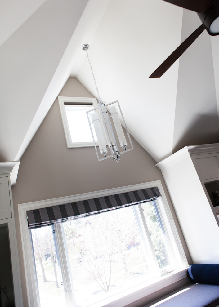 Inspiration for a transitional home design remodel in Toronto