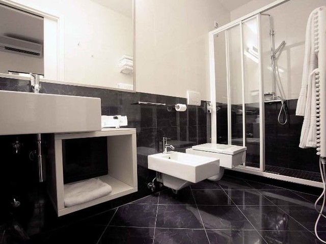 Interior design contemporary-bathroom