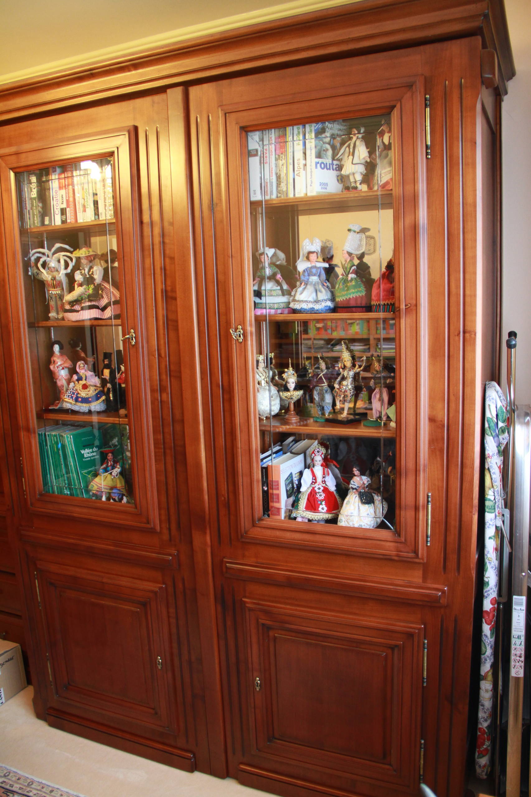 Rangement en merisier
