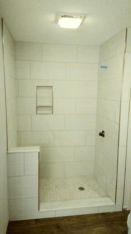 Made in East Tennessee Gotham Blanco shower
