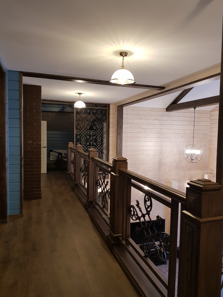 проект дома из клееного бруса, гостиная, лестница и баллюстрада, второй свет