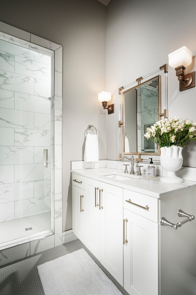 Bathroom - transitional bathroom idea