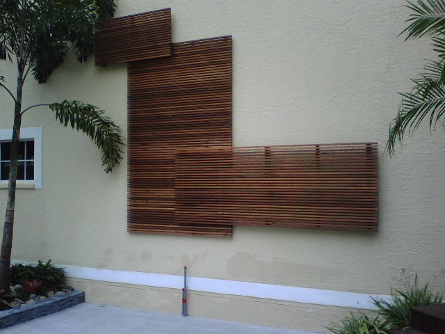 This is an example of a modern patio in Miami.