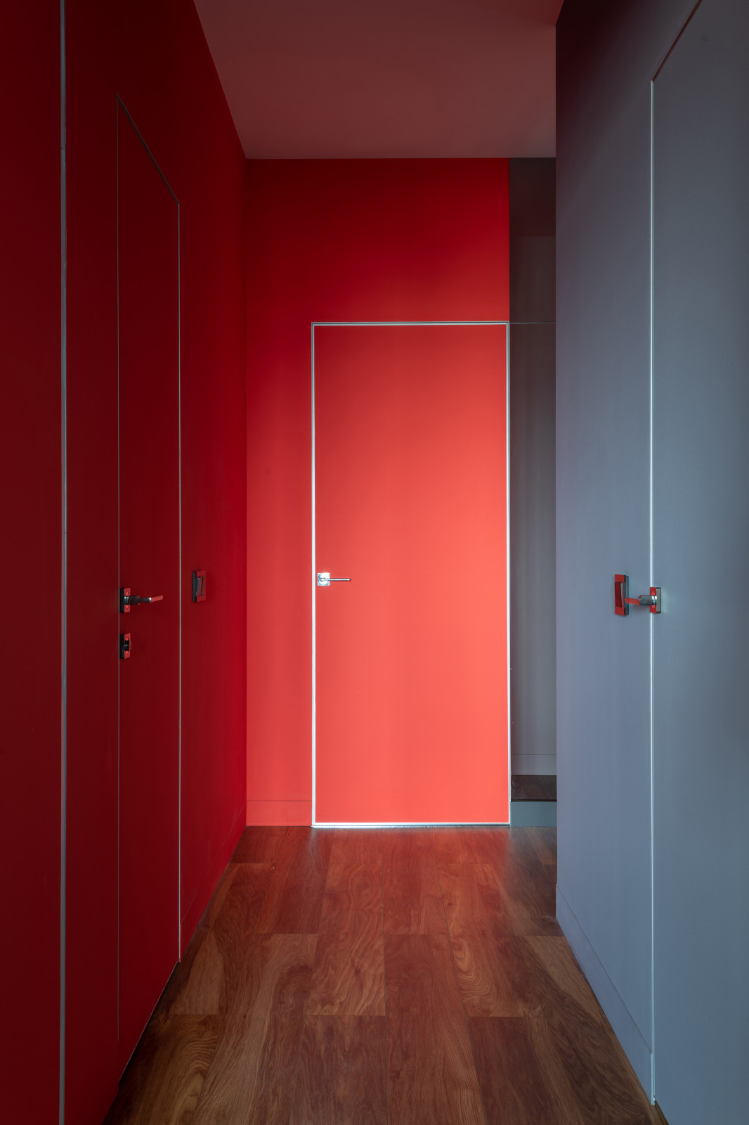 Современный интерьер молодежной квартиры