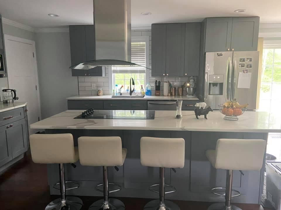Kitchen - transitional kitchen idea