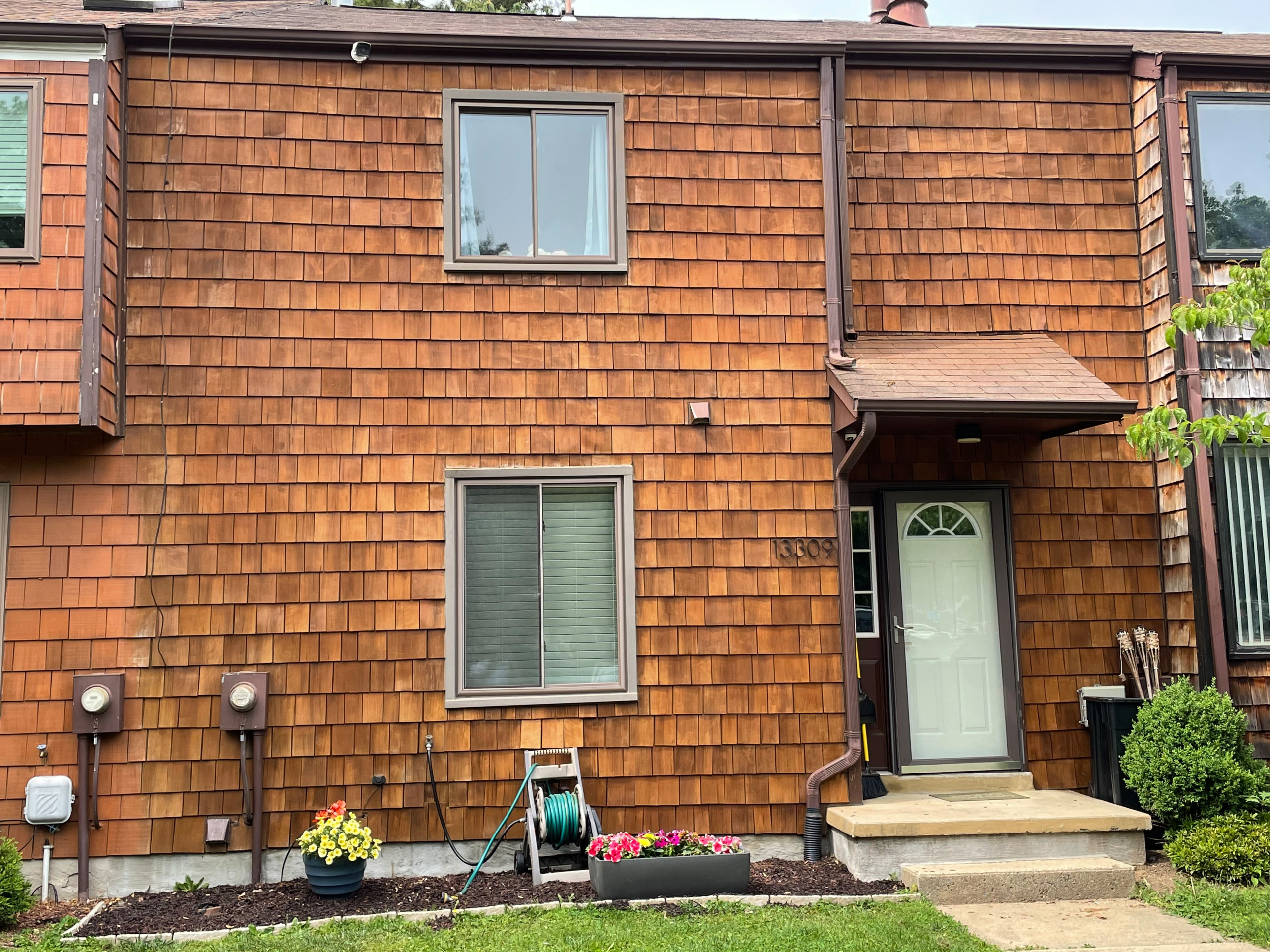 Cedar siding stain