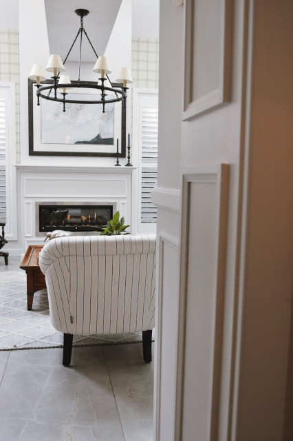 Wahroonga Wainscoting contemporary-vardagsrum