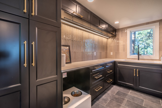 Genesee Kitchen contemporary-tvaettstuga