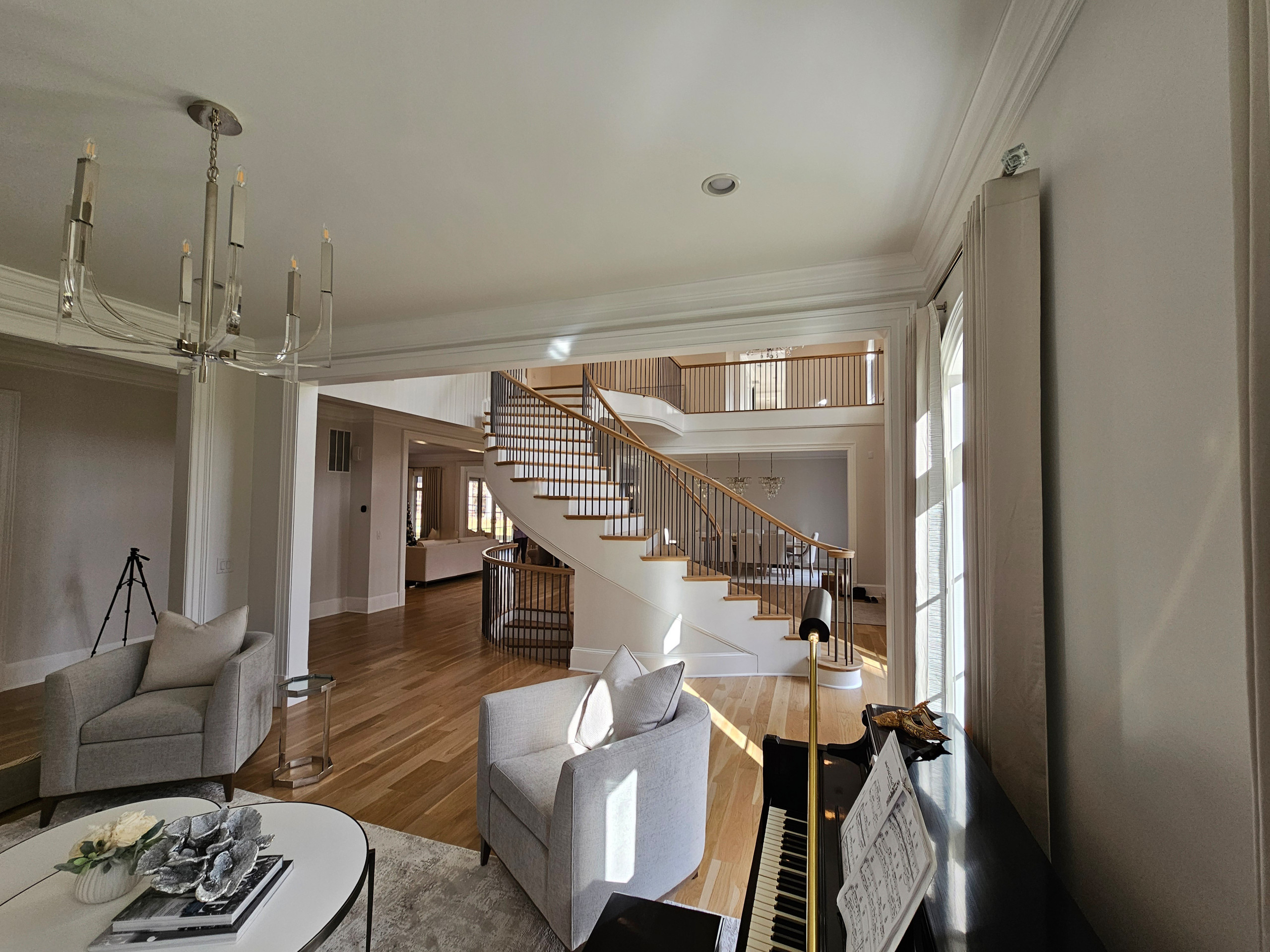 116_Elegant & Eye-catching Curved Staircase, Leesburg VA 20175