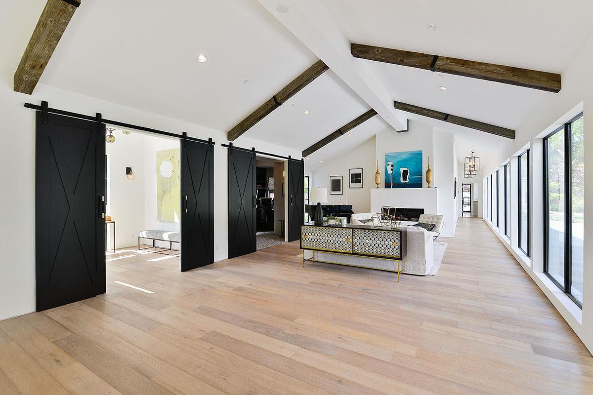 Remi Thomas #2 - addition of barn style doors
