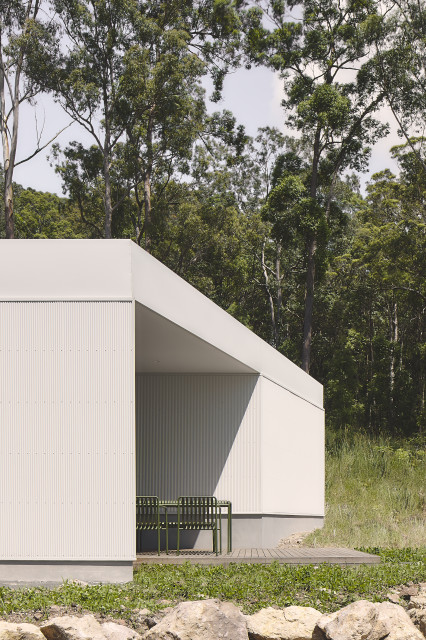 Yandina Sunrise modern-house-exterior