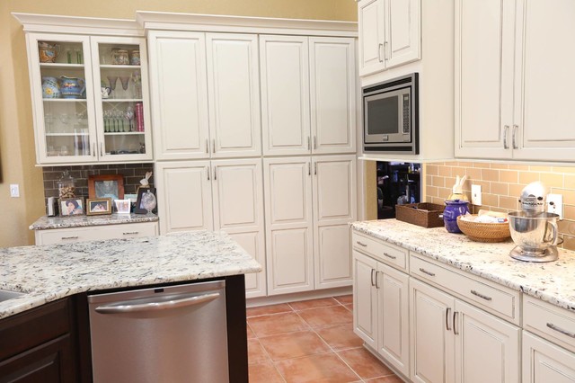 2925 Ashton Terrace kitchen