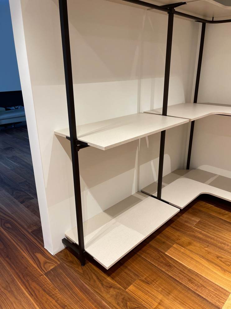 Распашной шкаф с системой RPE raumplus и Гардеробная система UNO raumplus