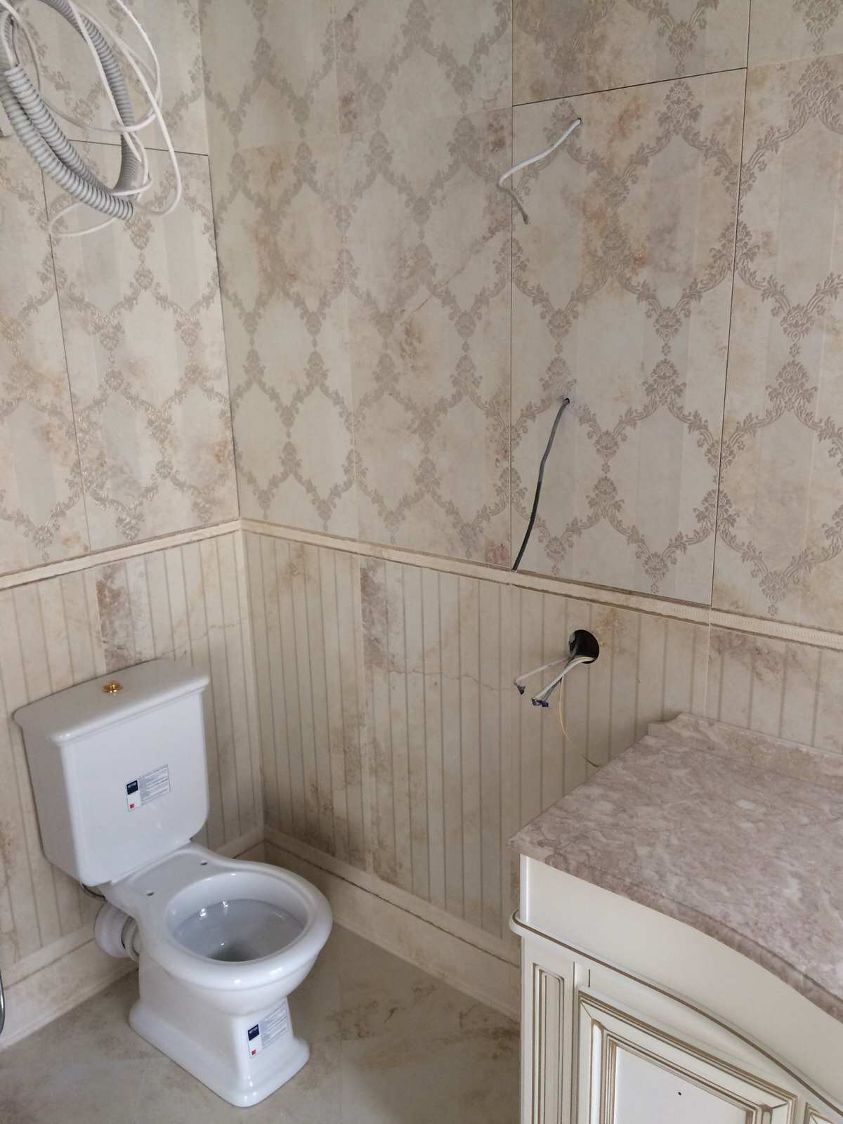 внутренняя отделка с элементами лепнины