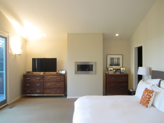 Castle Rock House contemporary-bedroom