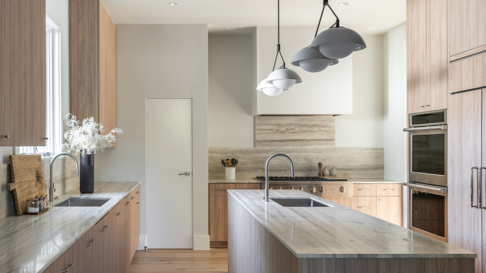 Inspiration for a transitional kitchen remodel in Austin