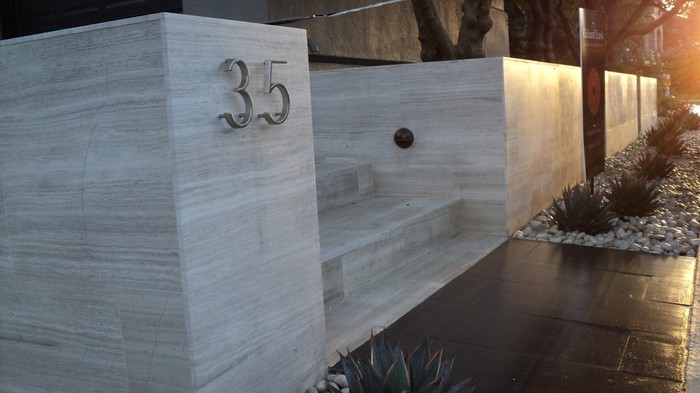 Example of a trendy entryway design in Orange County
