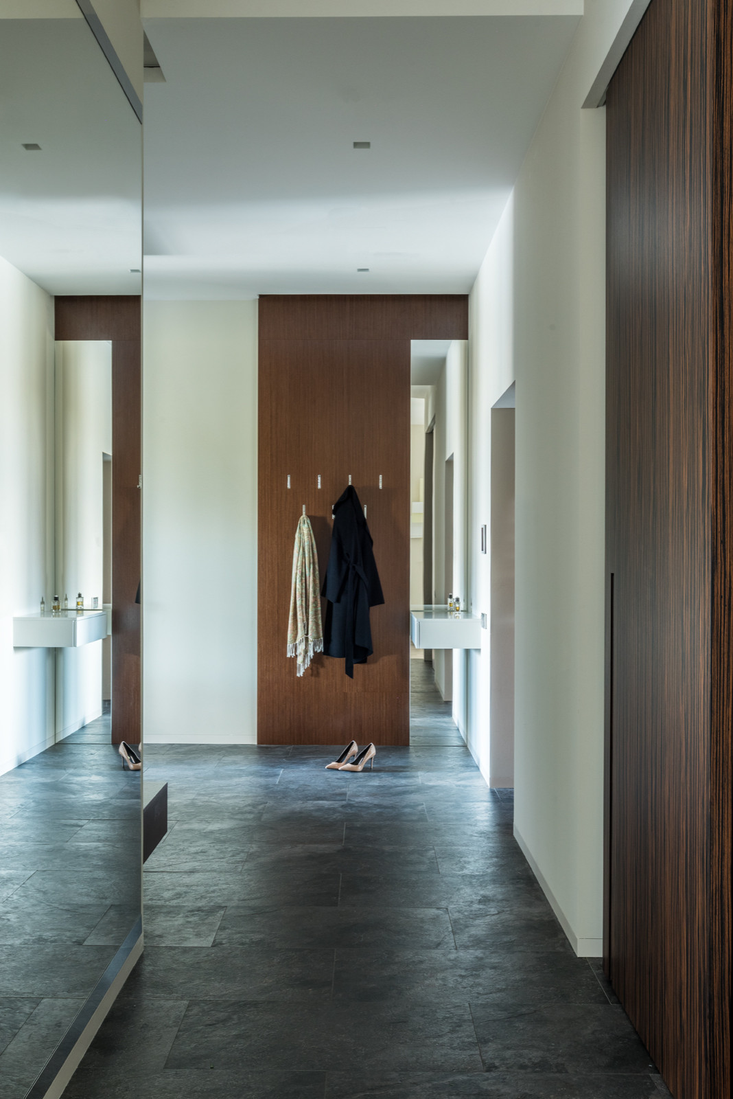 "На своем месте", многокомнатная квартира в жк "Снегири-Эко"