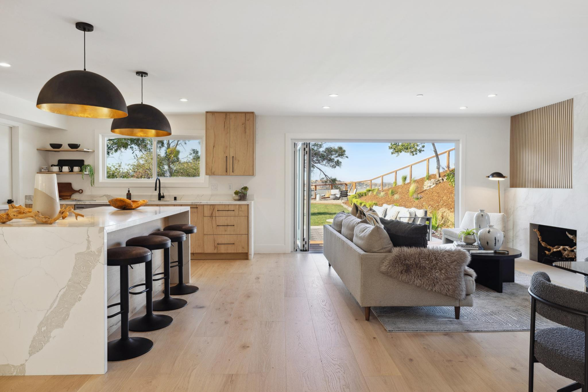 HOME STAGING