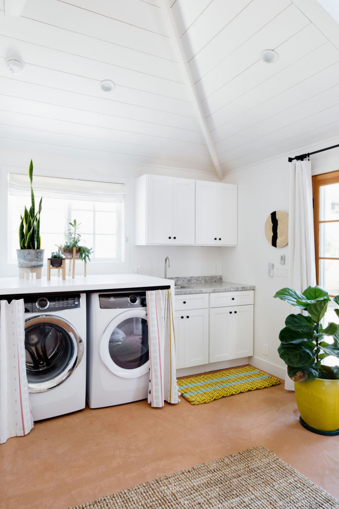 Design ideas for an eclectic laundry room in Los Angeles.