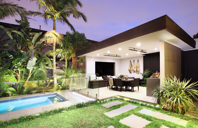 Bayside tropical-patio