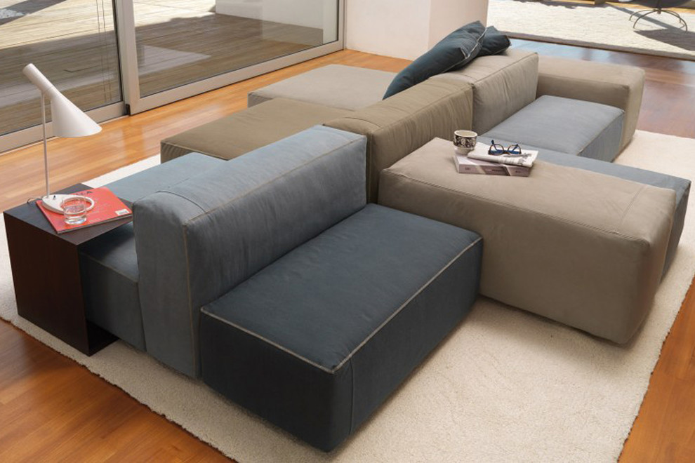 Home design - contemporary home design idea in Miami