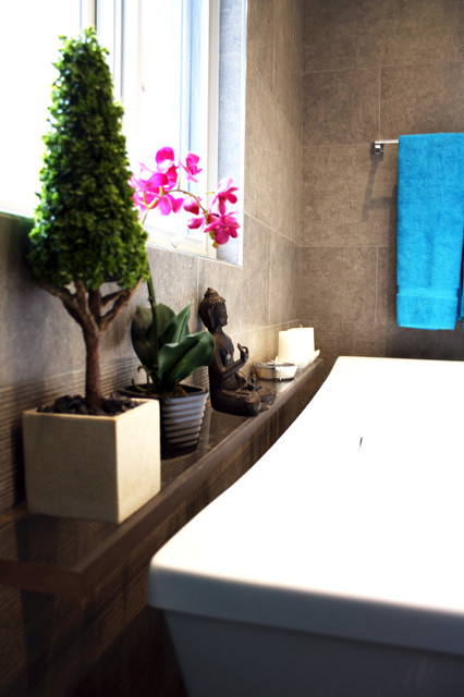 Zen Bathroom Plateau Mont-Royal contemporary-badrum