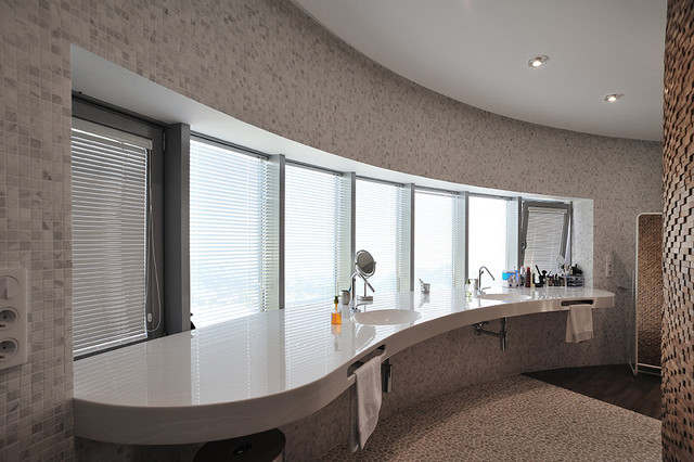 Круглый дом в Сочи contemporary-bathroom