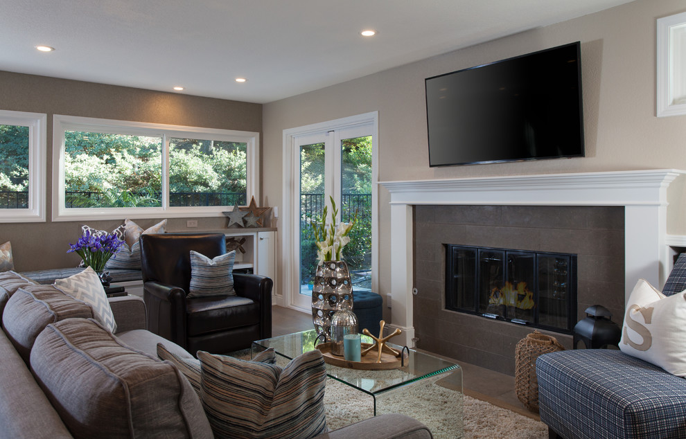 Inspiration for a transitional home design remodel in Orange County
