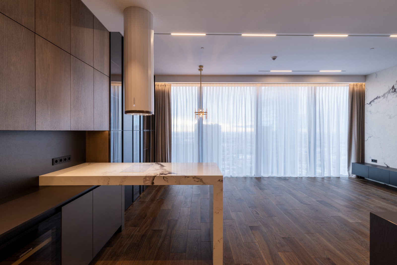 One-bedroom apartment in Skyscraper