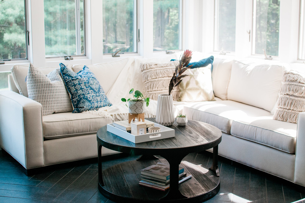 Home design - transitional home design idea in Boston