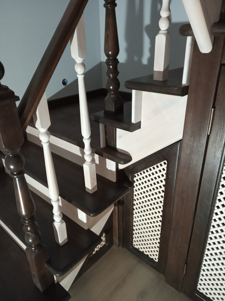 Лестница трехмаршевая из бука