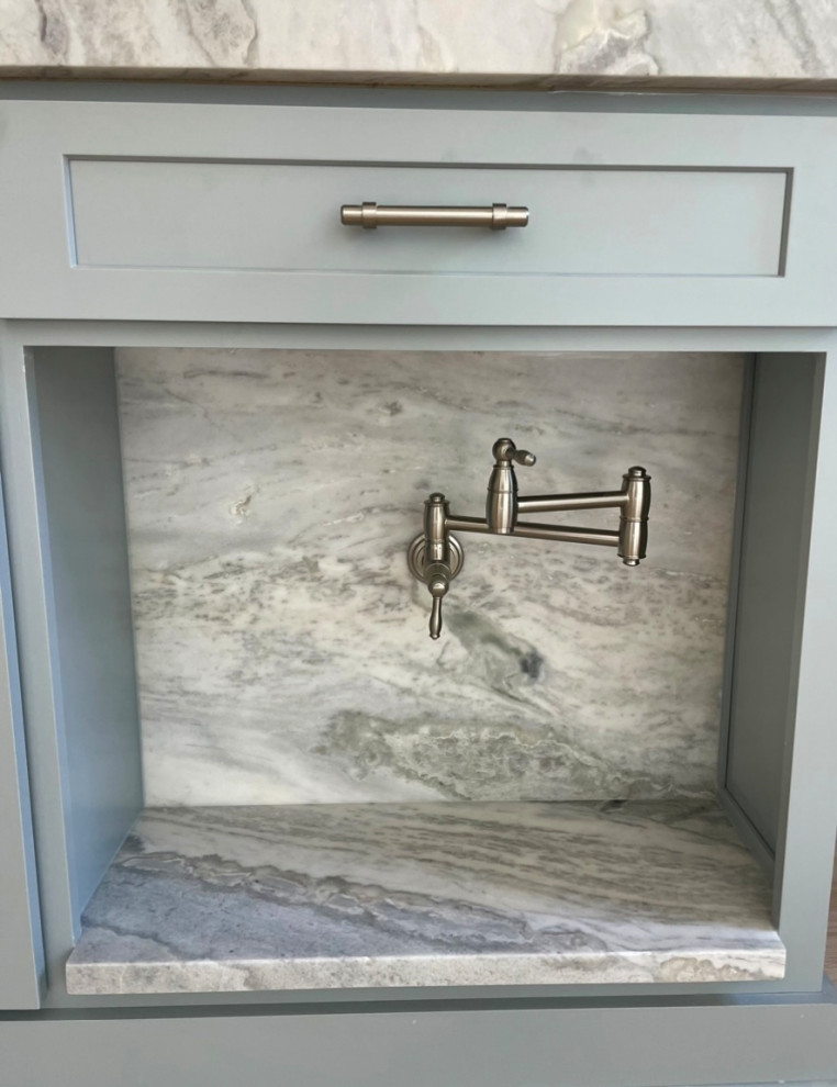 Kitchen Island Dog bowl Filler