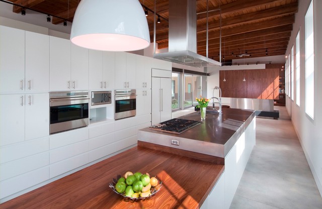 Cornelia Loft modern-kitchen